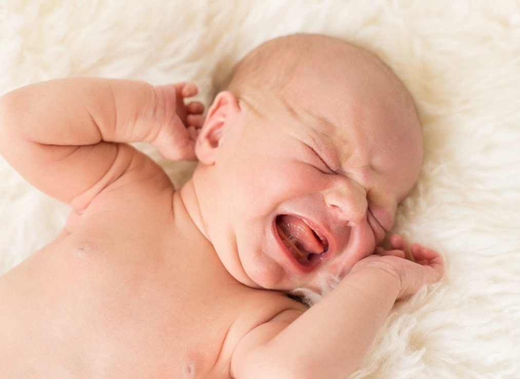 Como aliviar cólica de bebês